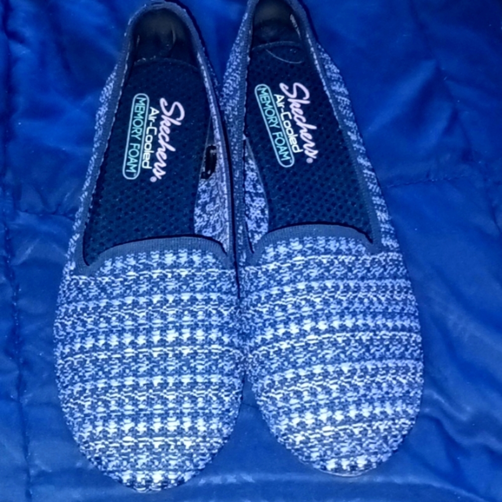 Good sketches size 10 shoes very comfortable blue flats   asking